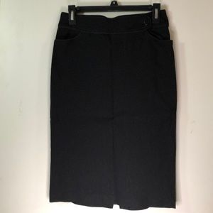 Elegant black clog skirt